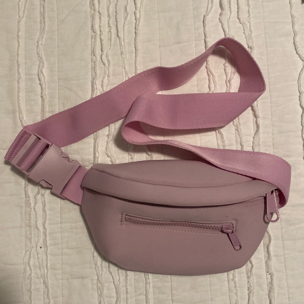 Dagne Dover Fanny pack in bubblegum pink